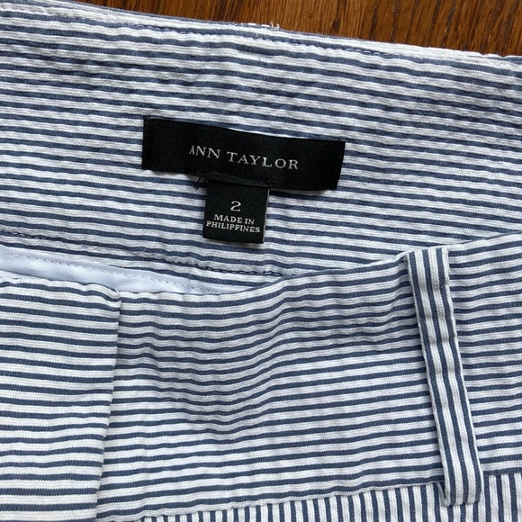 Seersucker Navy & White ANN TAYLOR Shorts - Picture 3 of 3